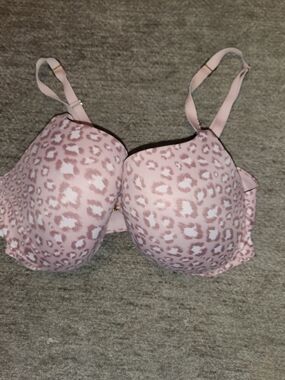 Victoria's Secret Pink Leopard Print Push-Up Bra with Shell Accents